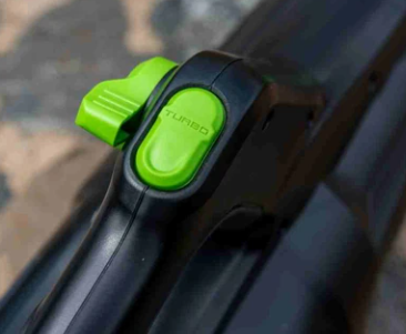 מפוח עלים 80V PRO (חדש) + 2 סוללות 2.0Ah + מטען מהיר greenworks מפוח עלים 80V PRO (חדש) + 2 סוללות 2.0Ah + מטען מהיר greenworks